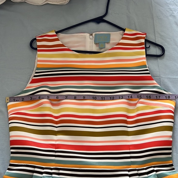 Dress - Picture 10 of 13